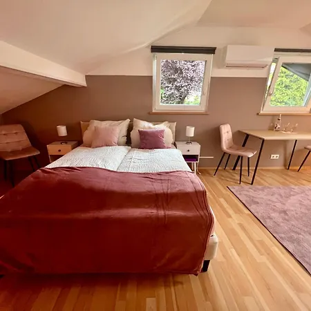 With A Skylight - Gemuetliches Zwischen Muenchen Und Rosenheim Homestay *
